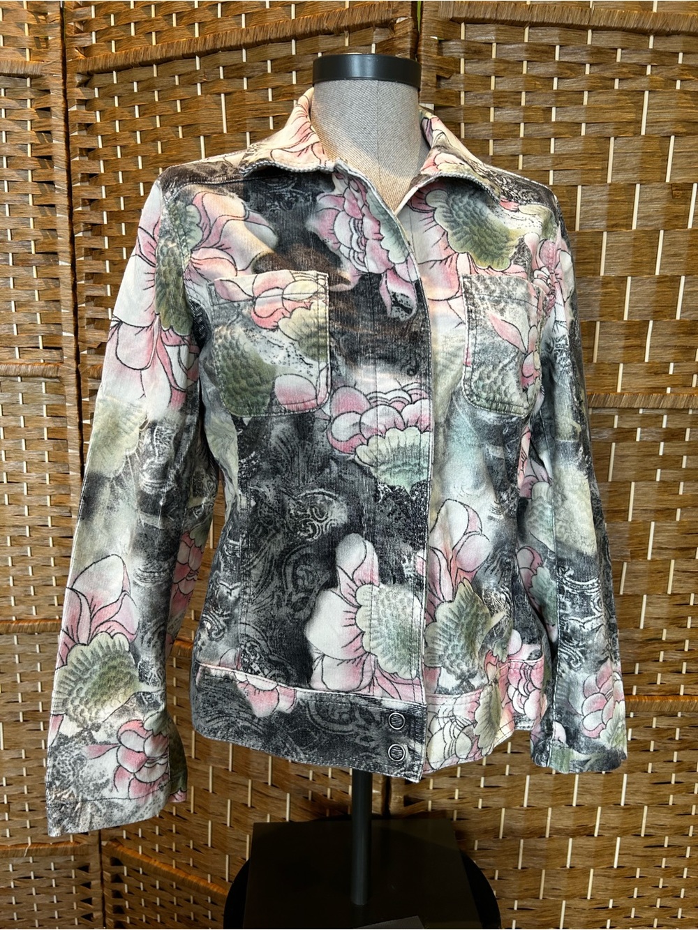 Chico’s Floral Corduroy Jacket Size 1 Stretch Snap Front Cottage Art to Wear